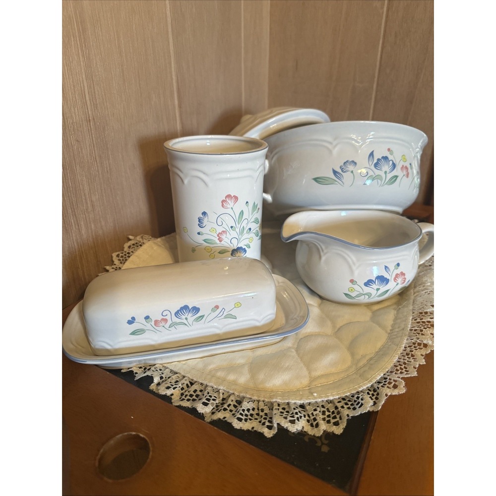Hearthside  Floral‎ Expressions Dinnerware - Picture 2 of 5